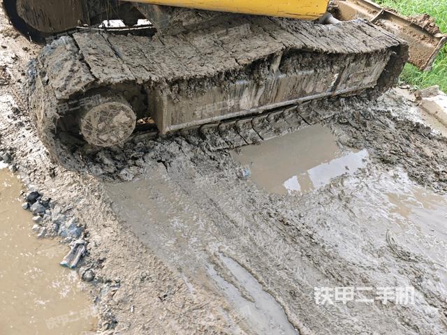 左側(cè)履帶整體?(行走機(jī)構(gòu)) 左側(cè)履帶整體?(行走機(jī)構(gòu))