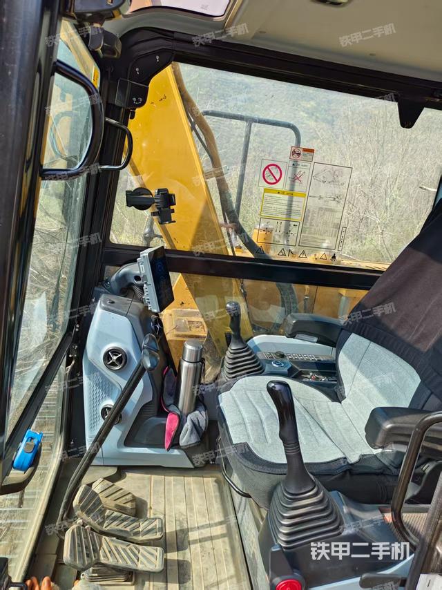 駕駛室整體（整機(jī)外觀）