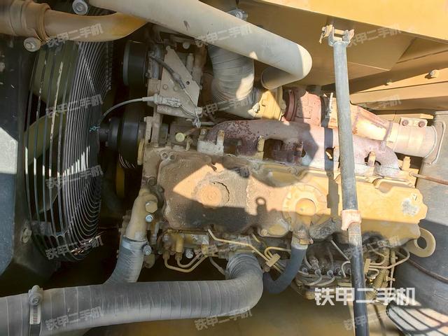 發(fā)動機整體俯視(整機外觀) 發(fā)動機整體俯視(整機外觀)