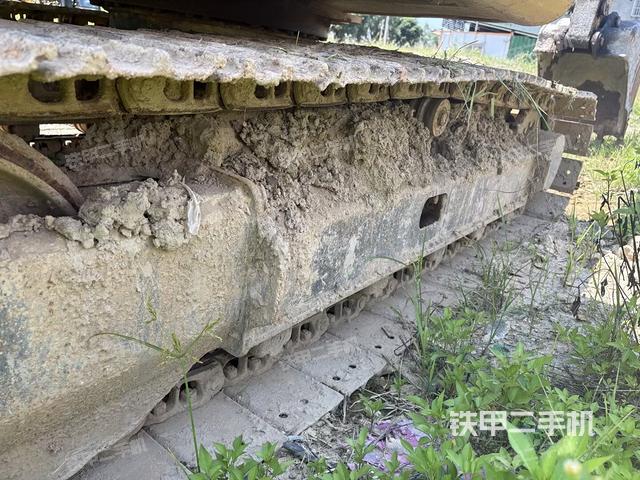 左側(cè)履帶整體?(行走機(jī)構(gòu)) 左側(cè)履帶整體?(行走機(jī)構(gòu))