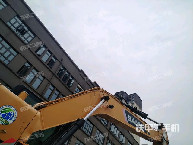 大臂整体 右侧(工作和回转装置) 大臂整体 右侧(工作和回转装置)