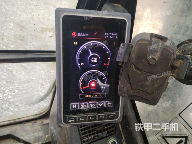 显示屏 (驾驶室部分) 显示屏 (驾驶室部分)