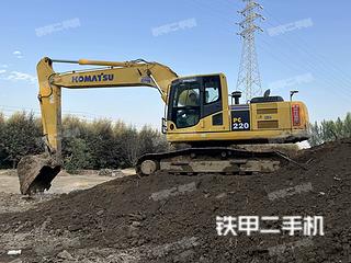 小松PC220-8M0挖掘机实拍图片