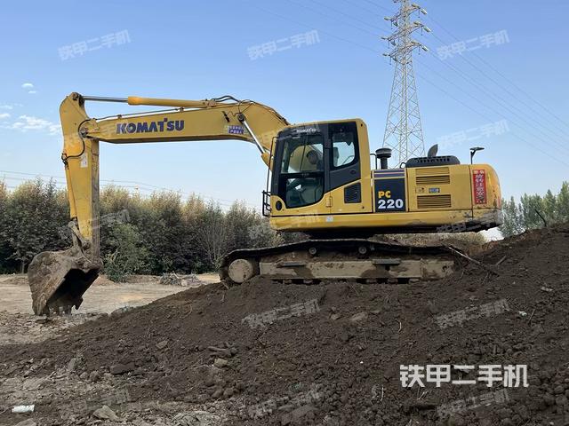 小松PC220-8M0挖掘机