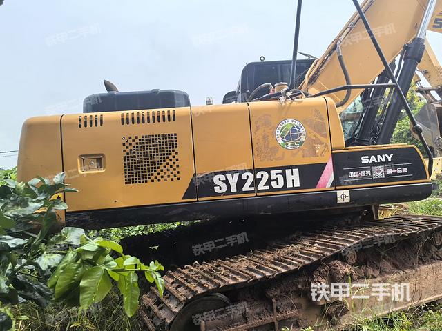 整機(jī)右后45°(整機(jī)外觀) 整機(jī)右后45°(整機(jī)外觀)