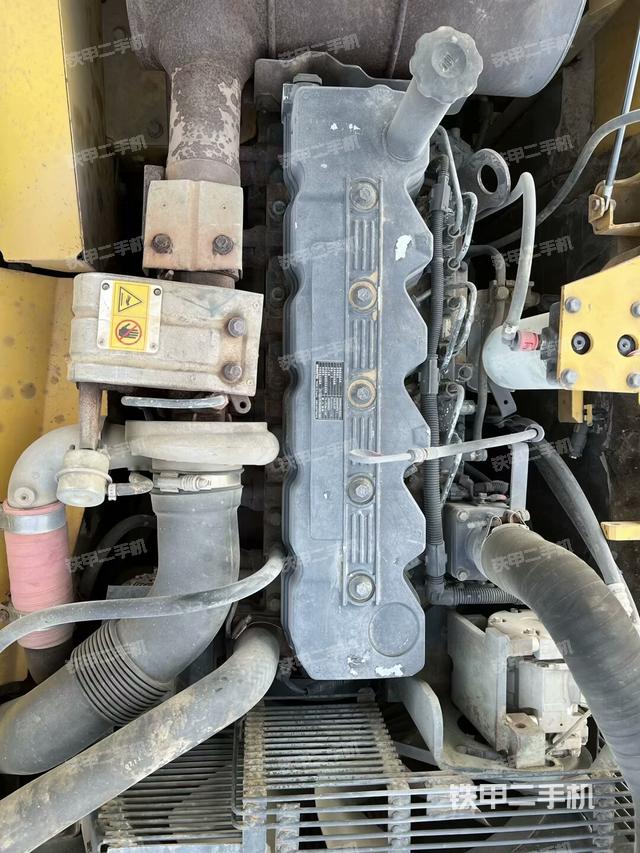 發(fā)動(dòng)機(jī)整體俯視(整機(jī)外觀) 發(fā)動(dòng)機(jī)整體俯視(整機(jī)外觀)