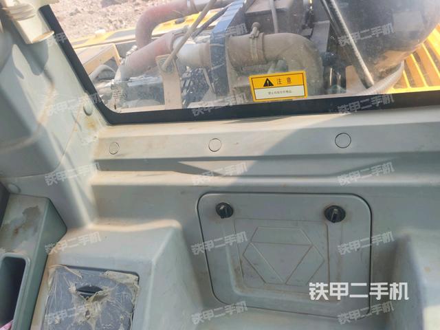 駕駛室左前45度(駕駛室部分) 駕駛室左前45度(駕駛室部分)