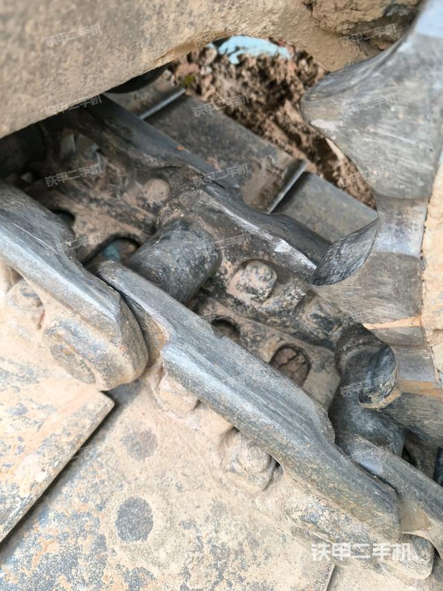 右驱动轮（行走机构）