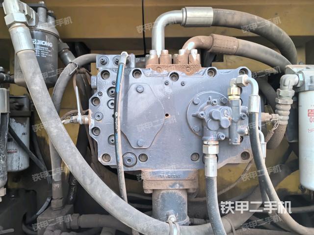 液压泵斜45 左（大件舱室）