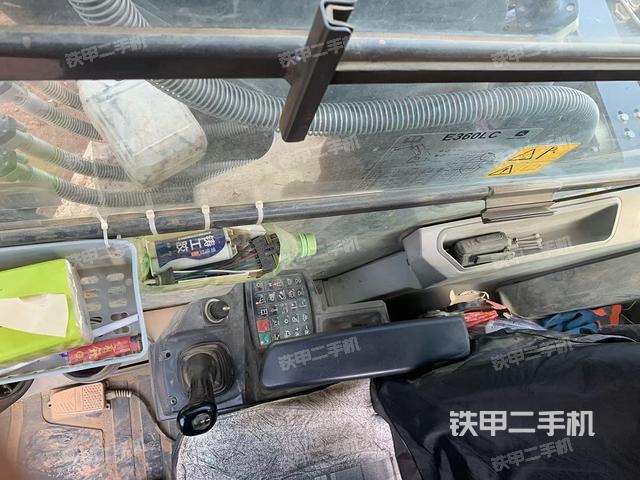 驾驶室整体（整机外观）