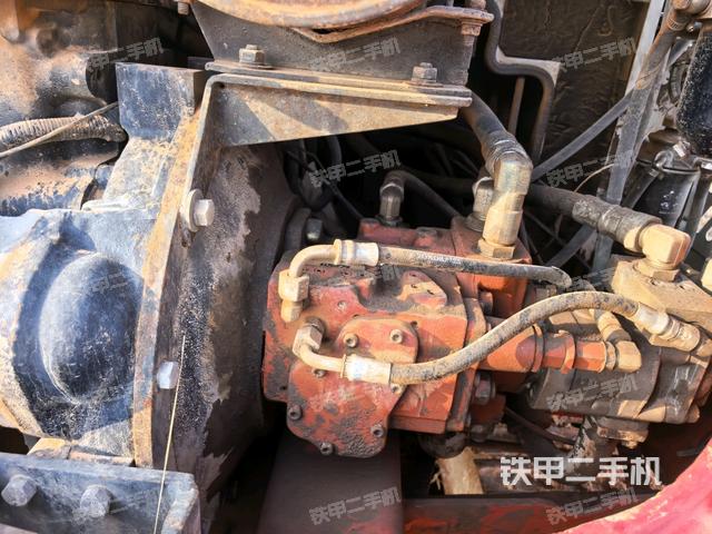 液壓泵艙室正面整體(整機(jī)外觀) 液壓泵艙室正面整體(整機(jī)外觀)