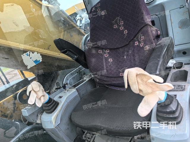 座椅后部(駕駛室部分) 座椅后部(駕駛室部分)