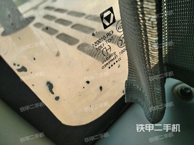 后窗玻璃角標(駕駛室部分) 后窗玻璃角標(駕駛室部分)