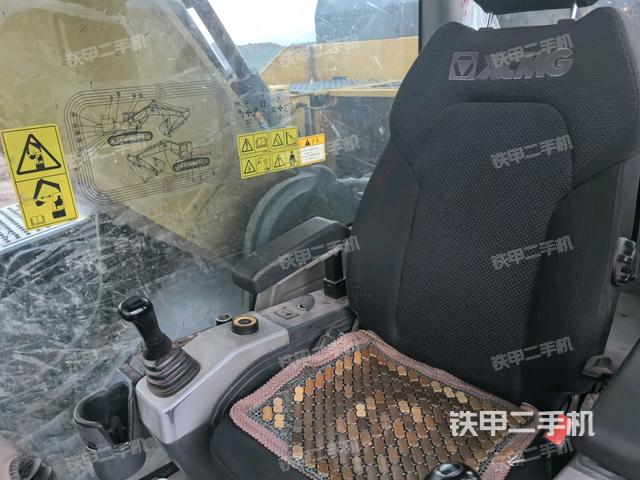 座椅右侧控制台/钥匙门/油门/含右手柄（驾驶室部分）