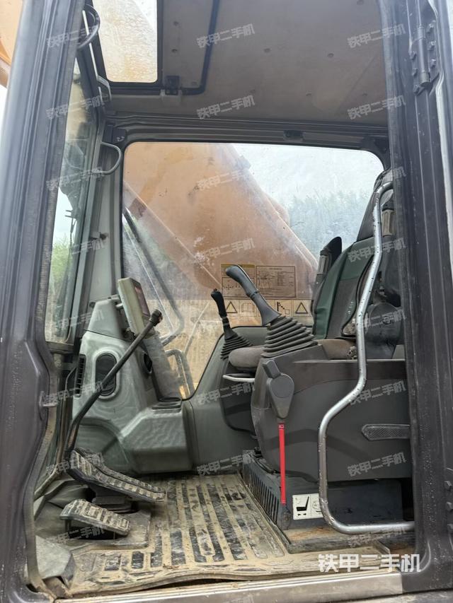 駕駛室整體（整機(jī)外觀）