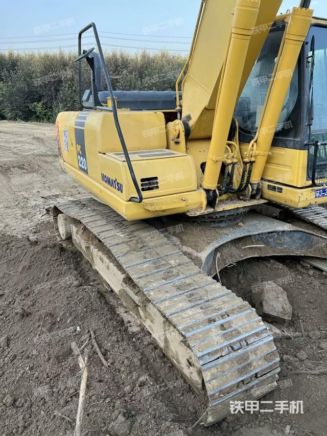 單側(cè)履帶整體(整機(jī)外觀) 單側(cè)履帶整體(整機(jī)外觀)