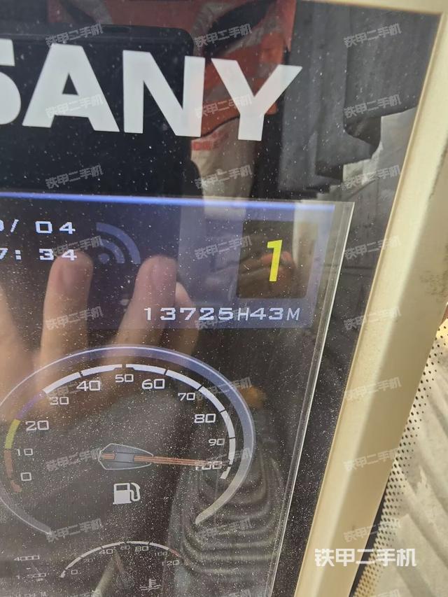 駕駛室整體（整機(jī)外觀）