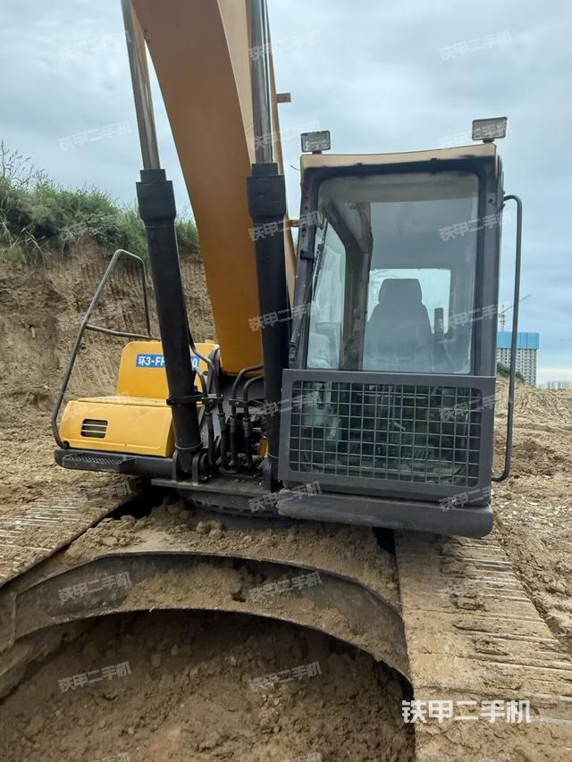 駕駛室頂部（整機(jī)外觀）