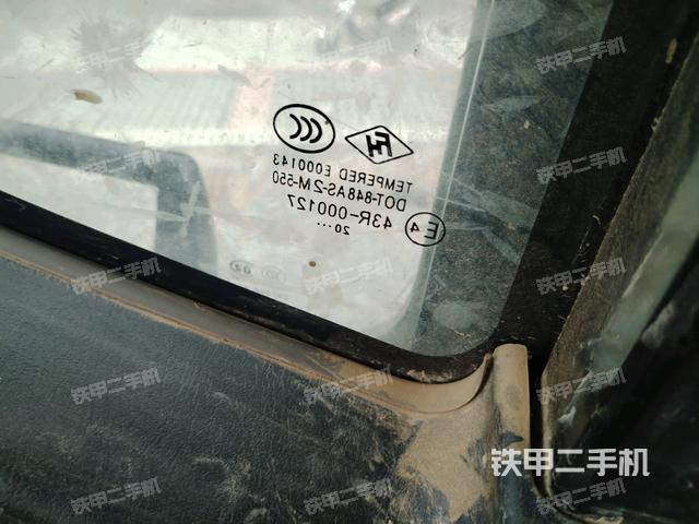 后窗玻璃角标(驾驶室部分) 后窗玻璃角标(驾驶室部分)