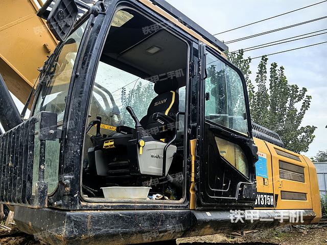 驾驶室整体(整机外观) 驾驶室整体(整机外观)