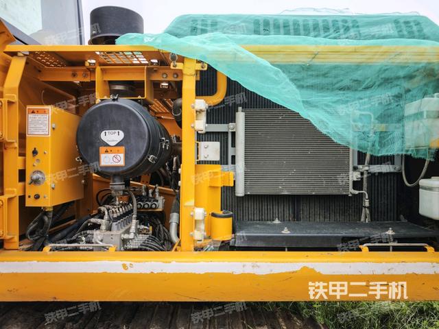 散熱器正面(大件艙室) 散熱器正面(大件艙室)