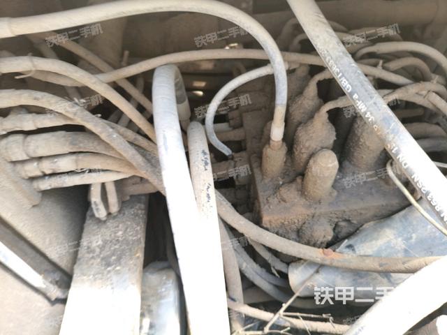 回轉(zhuǎn)馬達(dá)和主控閥(整機(jī)外觀) 回轉(zhuǎn)馬達(dá)和主控閥(整機(jī)外觀)
