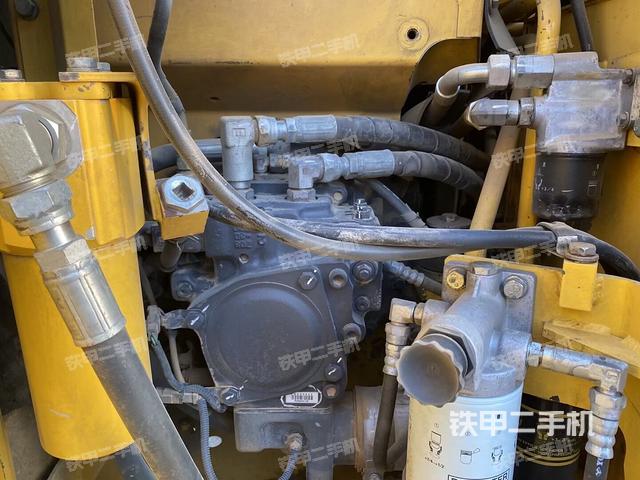 液壓泵艙室正面整體(整機(jī)外觀) 液壓泵艙室正面整體(整機(jī)外觀)