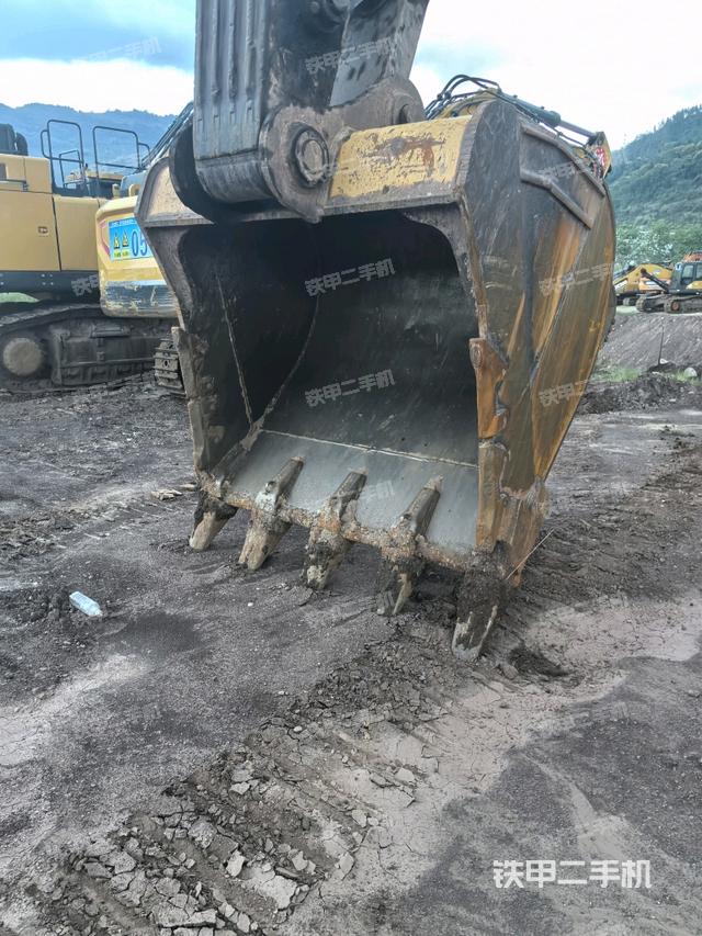 小臂整体左后（工作和回转装置）