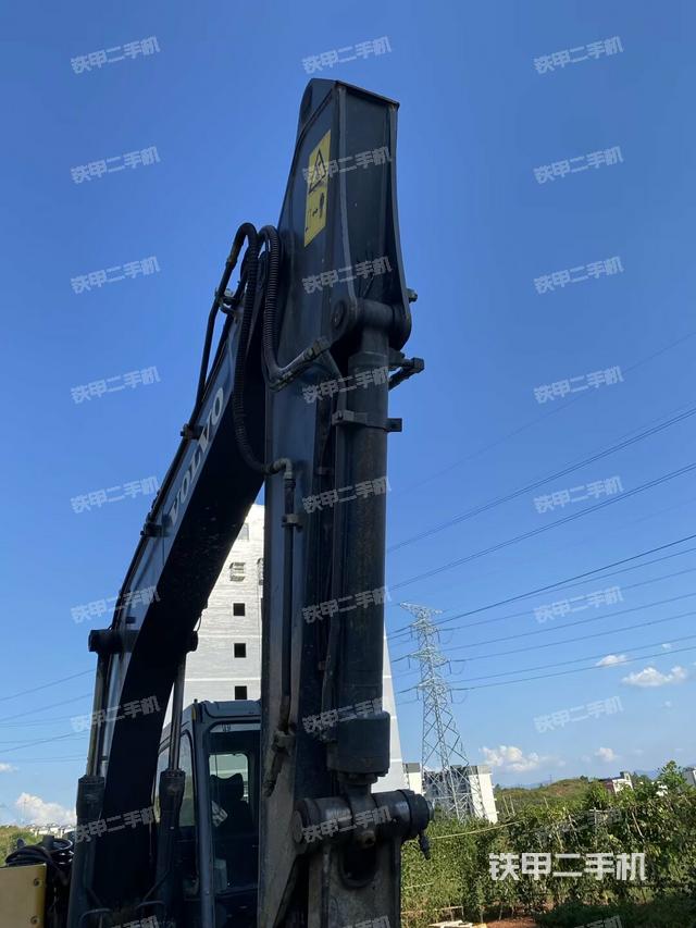 小臂整體右前(工作和回轉(zhuǎn)裝置) 小臂整體右前(工作和回轉(zhuǎn)裝置)