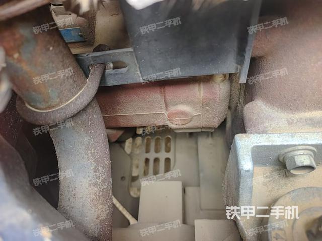 液壓泵艙室正面整體(整機(jī)外觀) 液壓泵艙室正面整體(整機(jī)外觀)