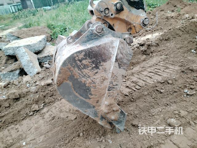 鏟斗45度(工作和回轉裝置) 鏟斗45度(工作和回轉裝置)