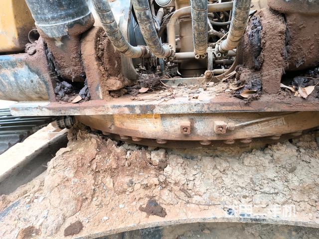 小臂整体右前（工作和回转装置）