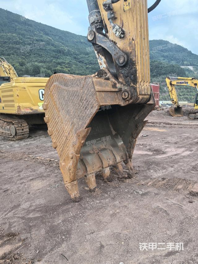 小臂整体左后（工作和回转装置）