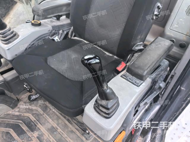 后窗玻璃角标（驾驶室部分）