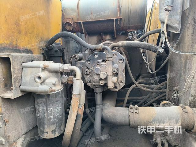 液壓泵艙室正面整體(整機(jī)外觀) 液壓泵艙室正面整體(整機(jī)外觀)