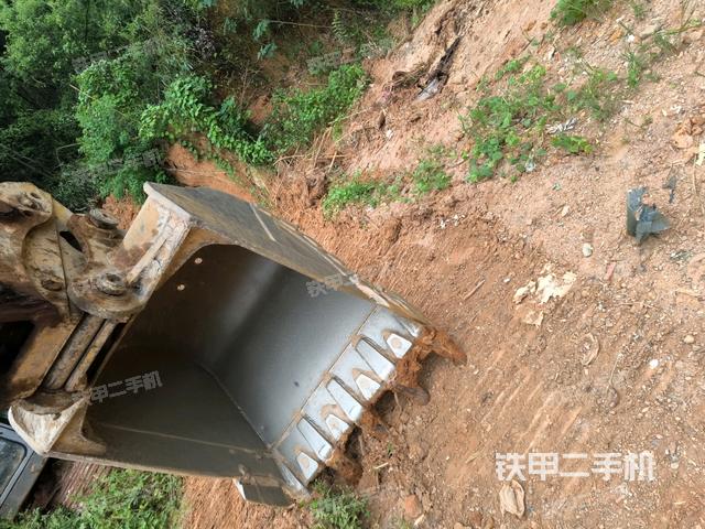 转盘和下车架正前（工作和回转装置）