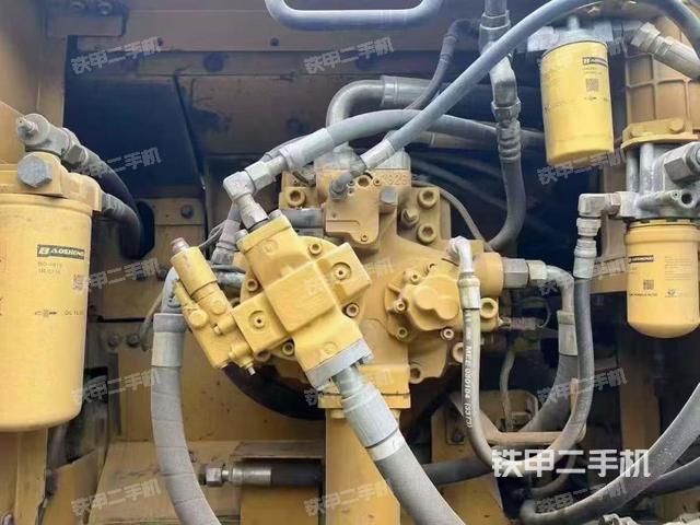 液壓泵艙室正面整體(整機(jī)外觀(guān)) 液壓泵艙室正面整體(整機(jī)外觀(guān))
