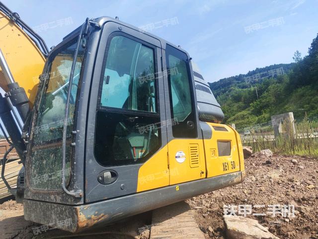 后窗玻璃角標(biāo)(駕駛室部分) 后窗玻璃角標(biāo)(駕駛室部分)