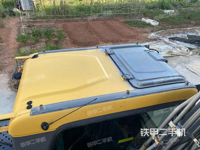 駕駛室頂部俯視(上車部件) 駕駛室頂部俯視(上車部件)