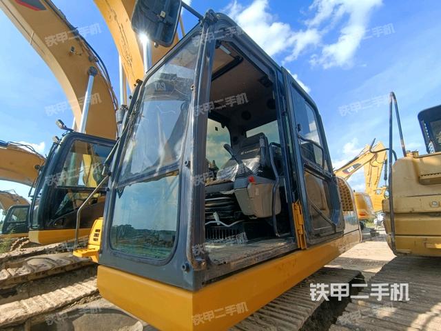 驾驶室整体(整机外观) 驾驶室整体(整机外观)