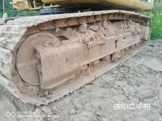 单侧履带整体(整机外观) 单侧履带整体(整机外观)