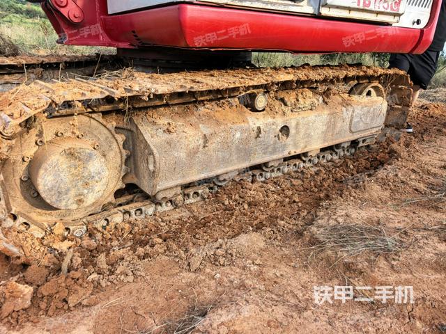 單側(cè)履帶整體(整機(jī)外觀) 單側(cè)履帶整體(整機(jī)外觀)