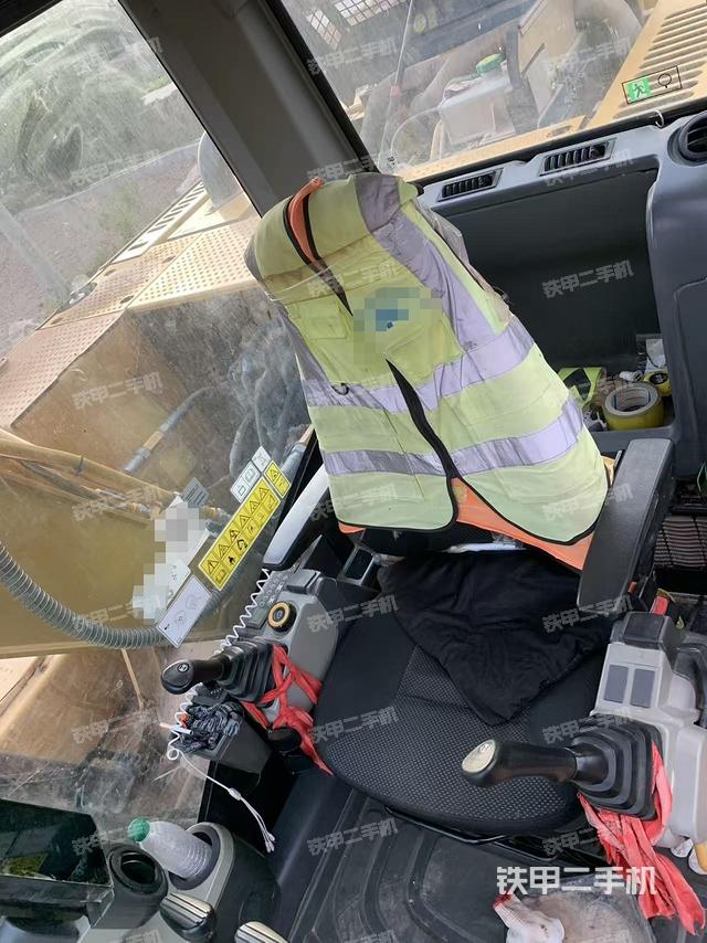 駕駛室整體(整機外觀) 駕駛室整體(整機外觀)