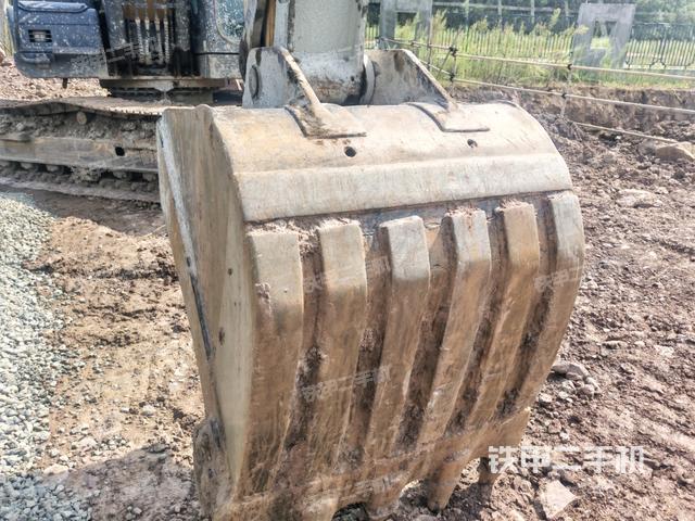 小臂整體右前(工作和回轉(zhuǎn)裝置) 小臂整體右前(工作和回轉(zhuǎn)裝置)