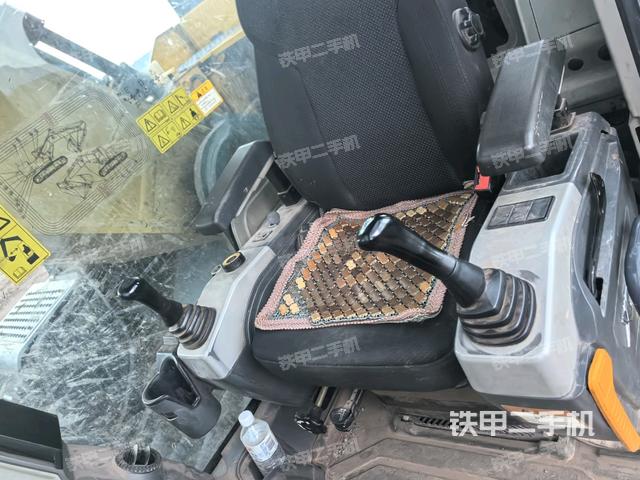 座椅后部（驾驶室部分）