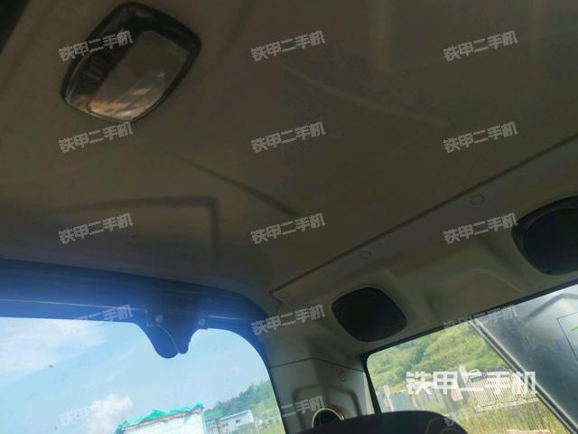 左后方玻璃角標(biāo)(駕駛室部分) 左后方玻璃角標(biāo)(駕駛室部分)