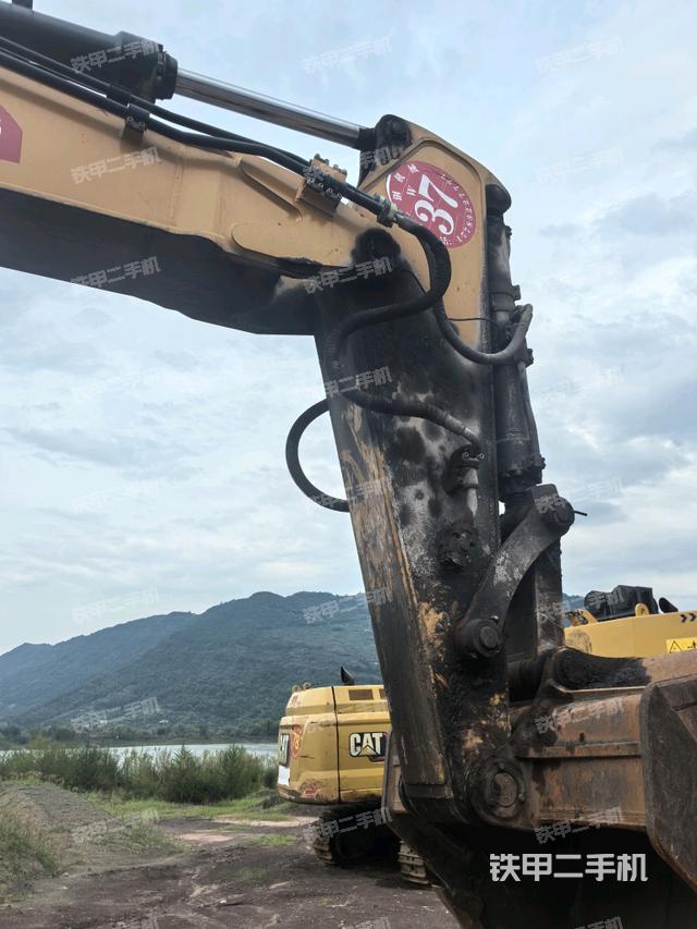 大臂整体 右侧（工作和回转装置）