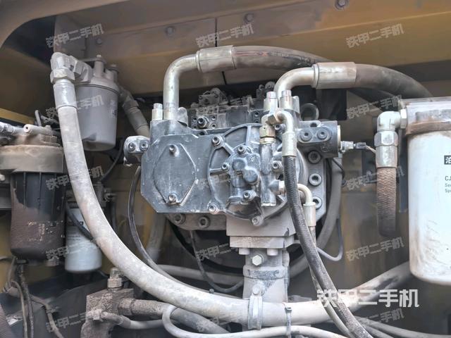 液压泵斜45 左（大件舱室）