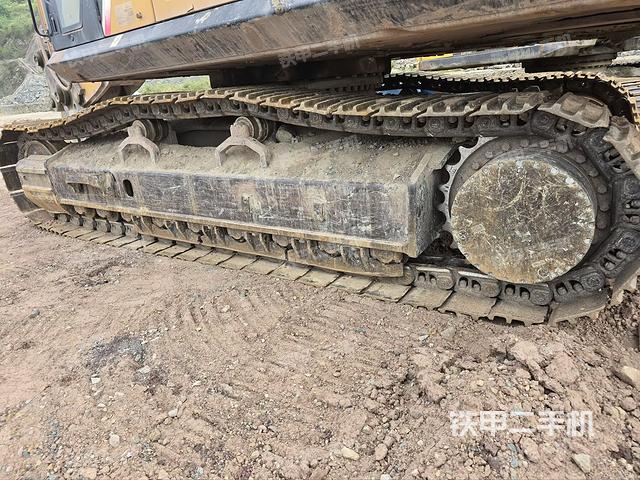 單側(cè)履帶整體（整機(jī)外觀）