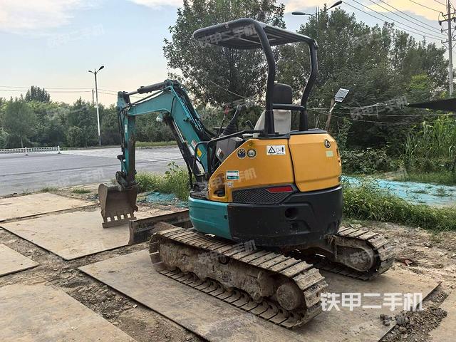 單側(cè)履帶整體（整機(jī)外觀）